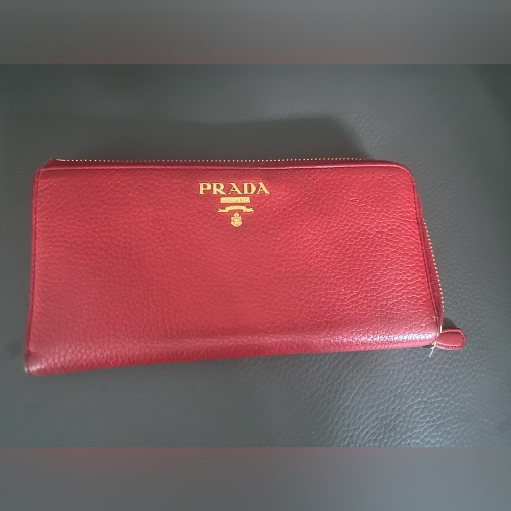 Prada wallet zipper